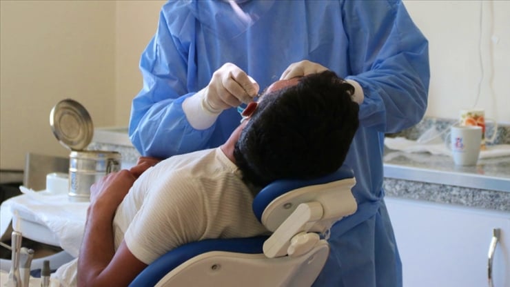 Diş ağrısı çeken işçi içki, mazot ve tarım ilacı içince fenalaştı