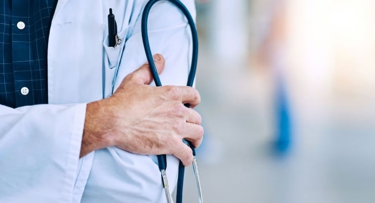 Sağlıkta şiddet ve davalar hekimi 'defansif' tıbba itiyor