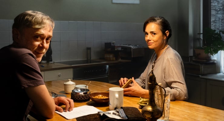 'Sarı Zarflar': Zıt kutuplar, gri bölgeler  ve beklemek üzerine