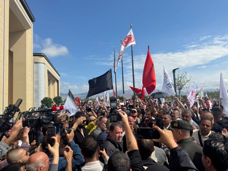 KKTC'de kriz büyüyor: Cumhurbaşkanı eylemcilerin yanına gitti