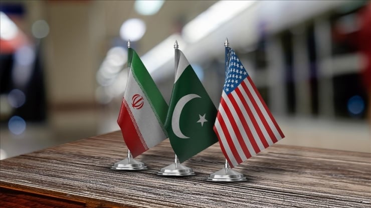 Pakistan arayı bulmaya çalışıyor: Trump'a 'süreyi uzat', İran'a 'Hürmüz'ü aç' çağrısı