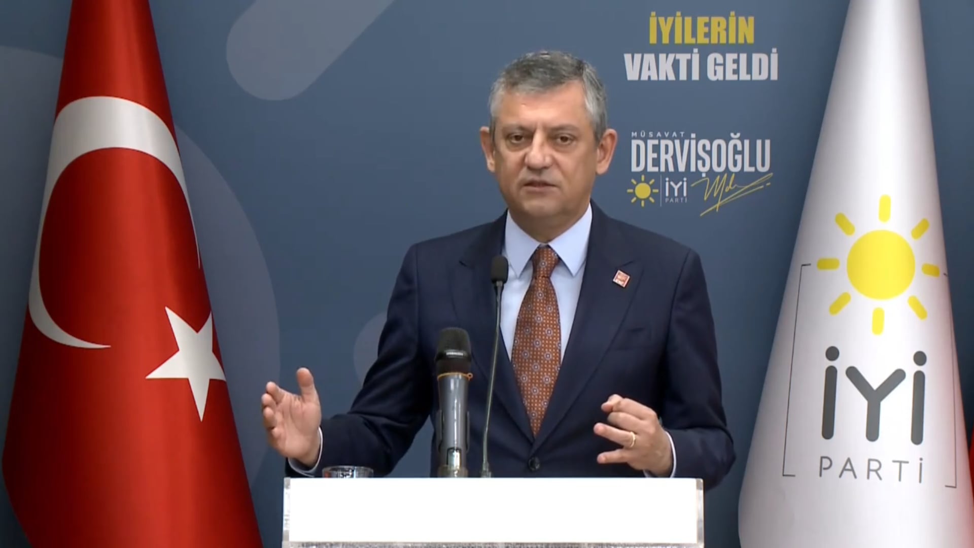 Ara seçim tartışması: Özel'e göre Kurtulmuş 'balans ayarı' yaptı