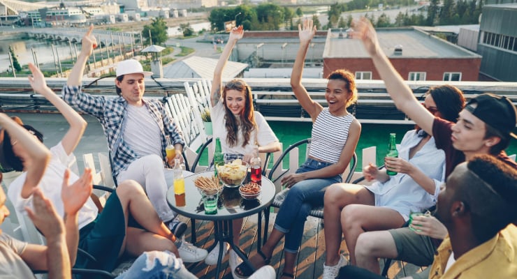 Sağlıklı yaşamak ve yaşlanmak için sosyalleşin