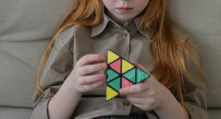 Kızlarda otizm tanısı gecikiyor: 50'li yaşlarda öğrenenler var