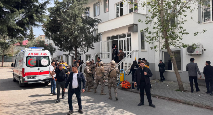 Enginyurt, Tekin'i istifaya çağırdı: Camiler ahır olmadı, okullar Teksas'a döndü