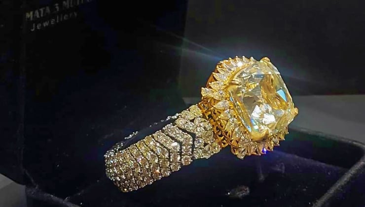 Kapalıçarşı'da kaçak 80 karatlık pırlanta satışı: Altı gözaltı