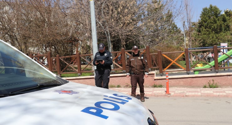 Sivas'ta da bir öğrenci 'Okullara saldırı olabilir' paylaşımı nedeniyle tutuklandı