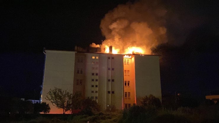 Aydın'da lise yurdunda yangın: 46 öğrenci tahliye edildi