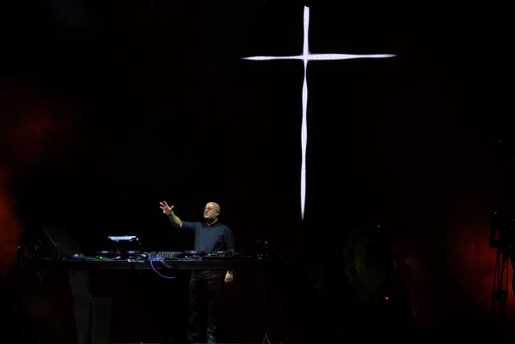 'DJ Priest' sahnede: Papa Francis elektronik müzikle anıldı