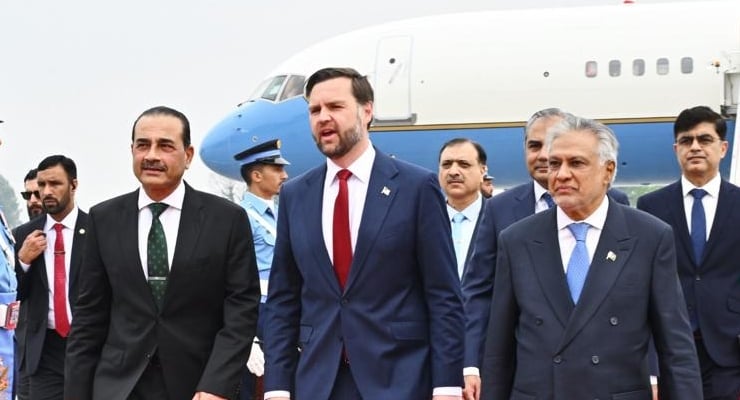 NYT: İran yanıt vermediği için JD Vance'in İslamabad ziyareti askıya alındı