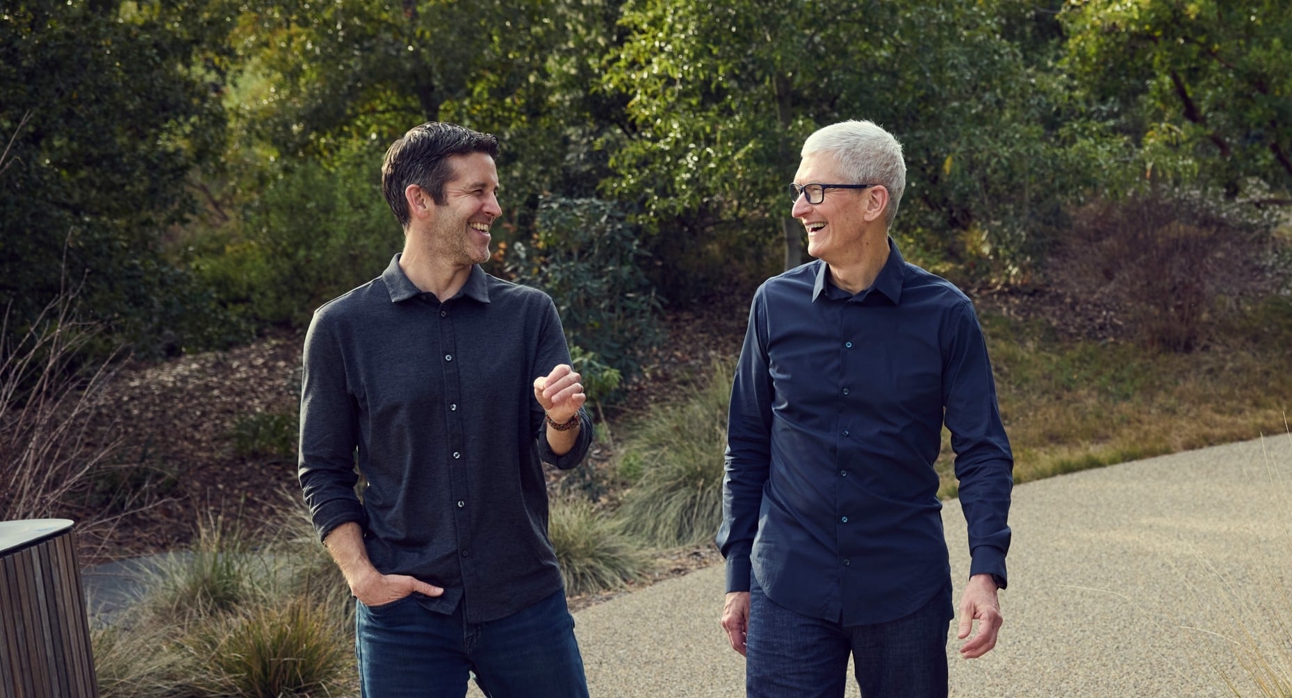 Apple CEO'su Tim Cook görevi devrediyor