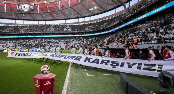 Beşiktaş ve Adana Demirspor taraftarından madencilere destek