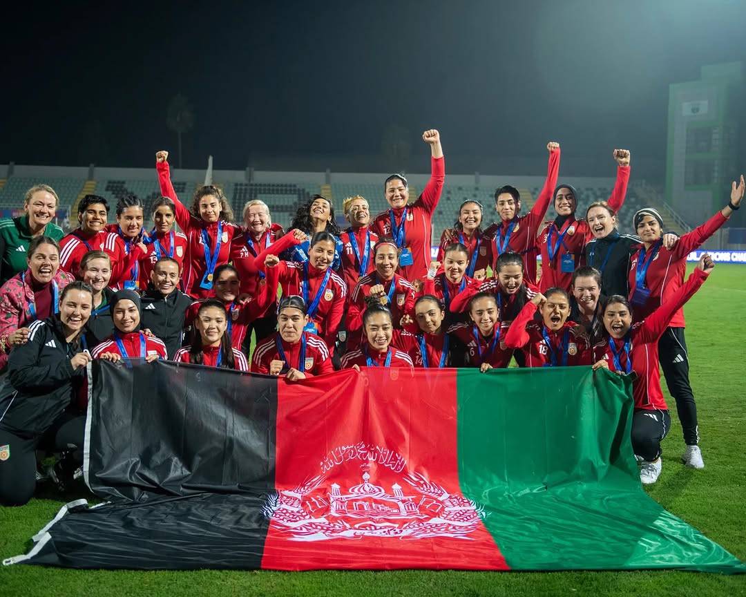 Afganistan kadın futbol takımı sahalara dönüyor