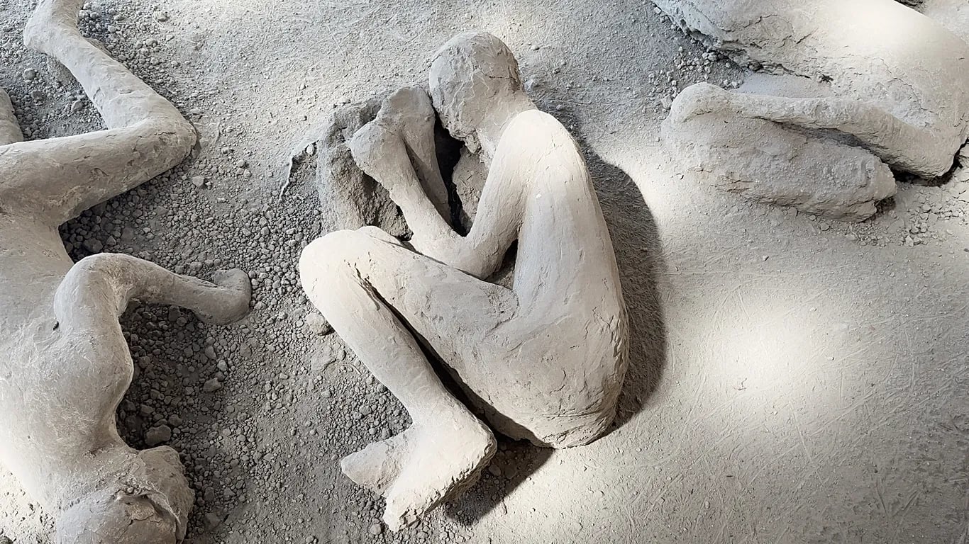 Pompeii'de doktor kalıntıları bulundu: Aletleri yanında