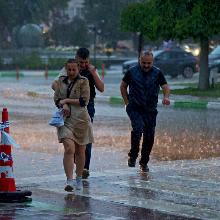 Ankara dahil 16 il için sağanak yağış uyarısı - Diken