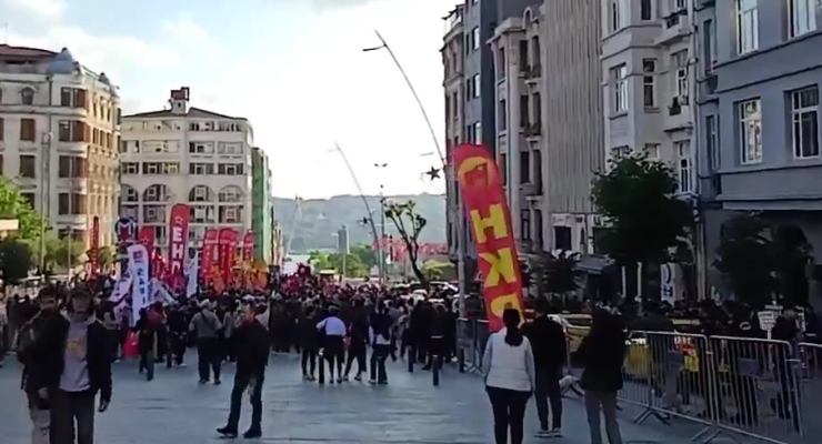 CHP Genel Merkezi'ne polis müdahalesi: Şişhane'de protesto eylemi düzenlendi