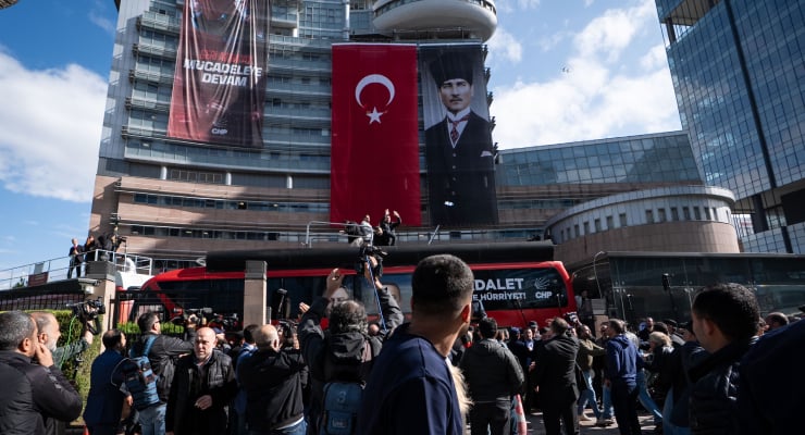 Ankara Valiliği'nden CHP Genel Merkezi'nin 'teslimi için' talimat