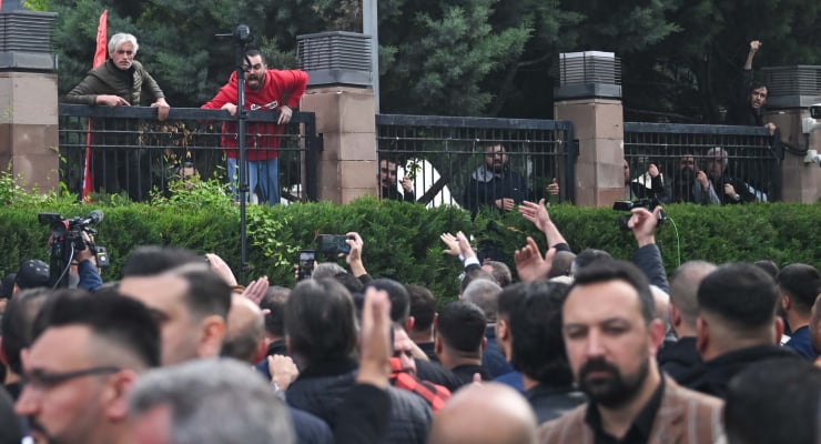 Murat Emir: Bu bir darbe girişimi; içişleri bakanından randevu aldık
