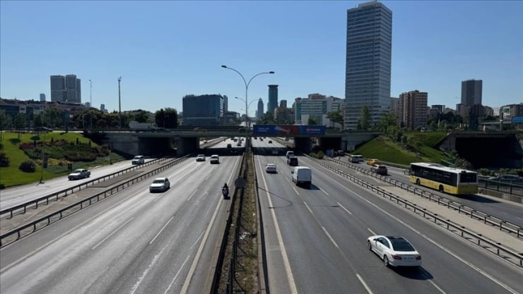 İstanbul boşaldı: Trafik yoğunluğu yüzde 9