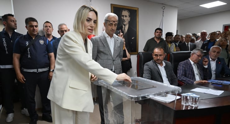 Belediye başkanı tutuklanmıştı: Akçakoca belediyesi CHP'den AKP'ye geçti