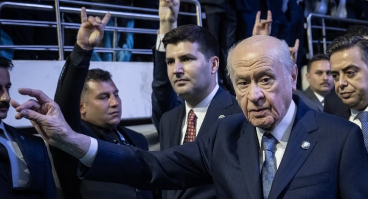 Bahçeli: Türk siyasetini kirleten kişiler siyasetten temizlenmeli