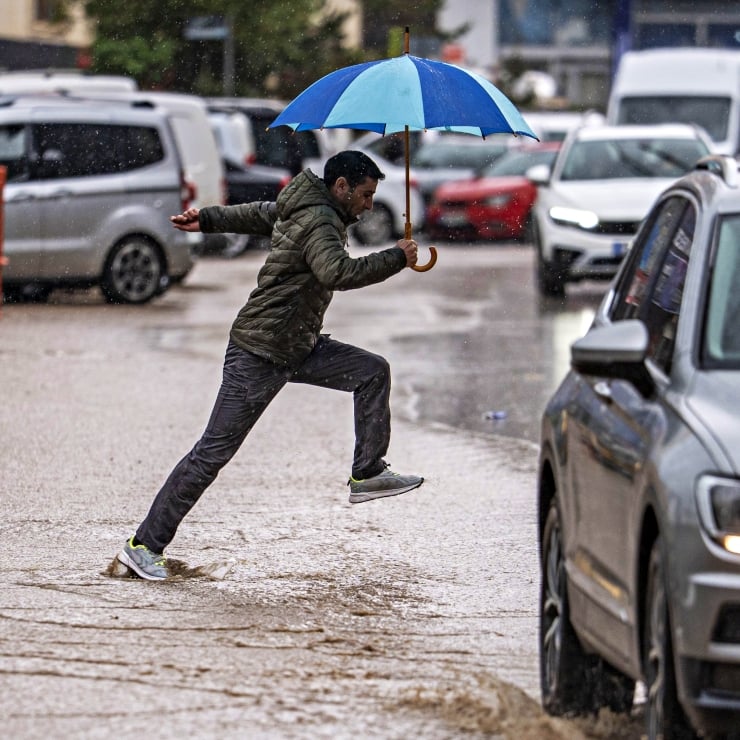 İstanbul dahil 13 ilde sağanak yağış uyarısı