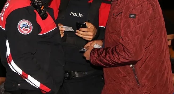 Suç örgütlerine 'aranma kaydı' sızdırmışlar: 50 gözaltı kararı