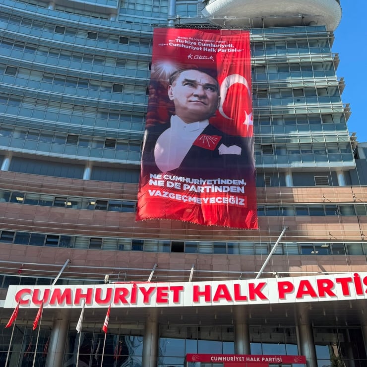 CHP yanlışlıkla her şeyden vazgeçti