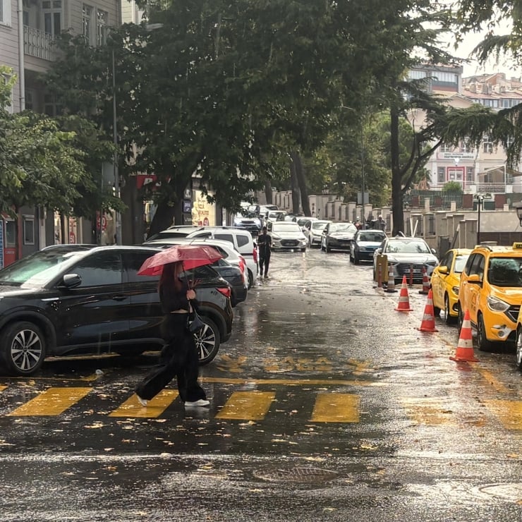 Kuvvetli sağanak bekleniyor: 13 ile turuncu, 22 ile sarı kodlu uyarı