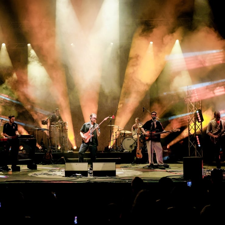 Adamlar Harbiye'de konser verecek