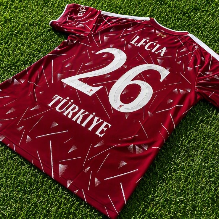 Liverpool, Türkiye'de futbol okulu açtı - Diken
