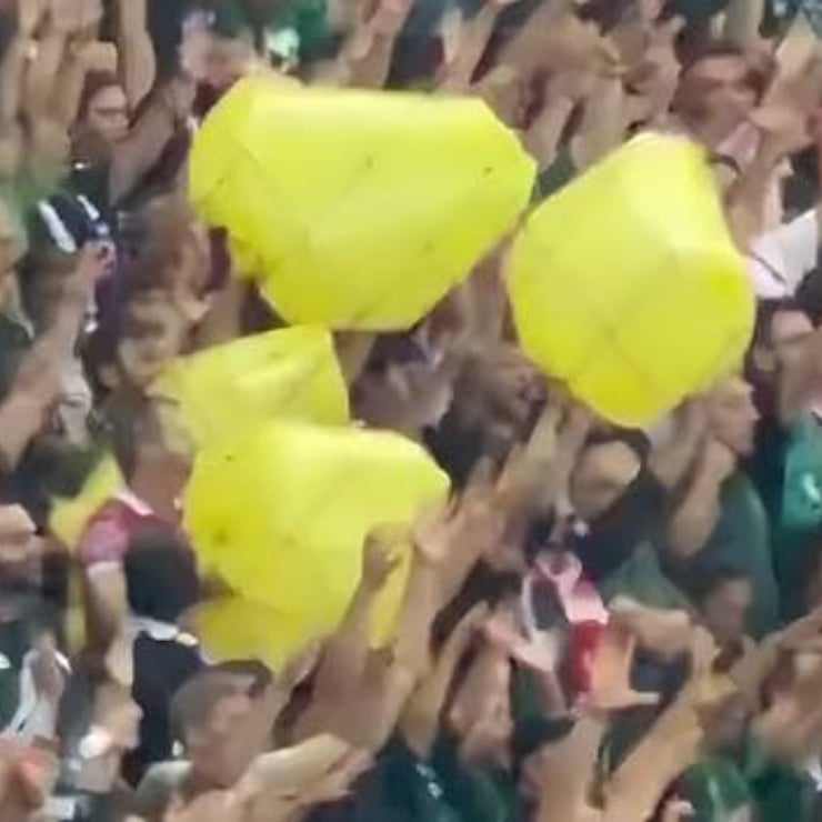 Amedspor maçında 'sarı poşet' sallayan beş Kocaelispor taraftarına gözaltı kararı - Diken