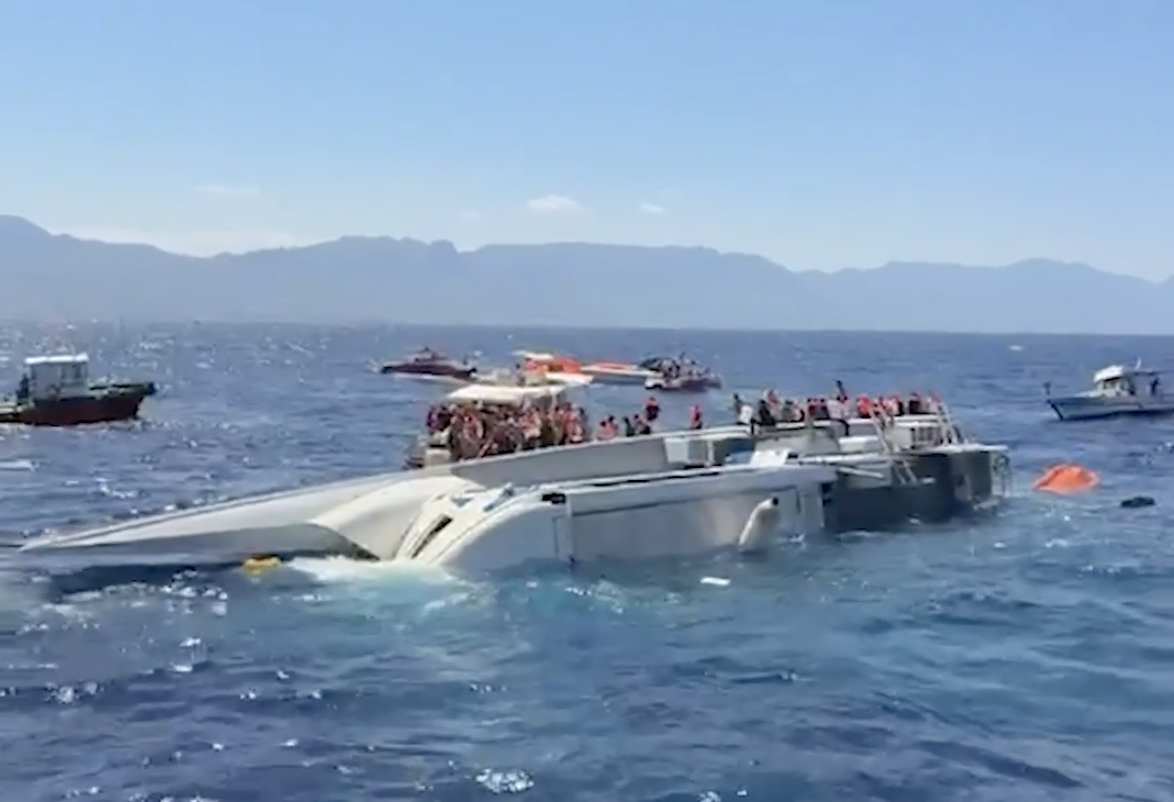 Girne'de batan geminin yolcuları anlattı: Görevlilere dönün dedik, inatla dönmediler - Diken