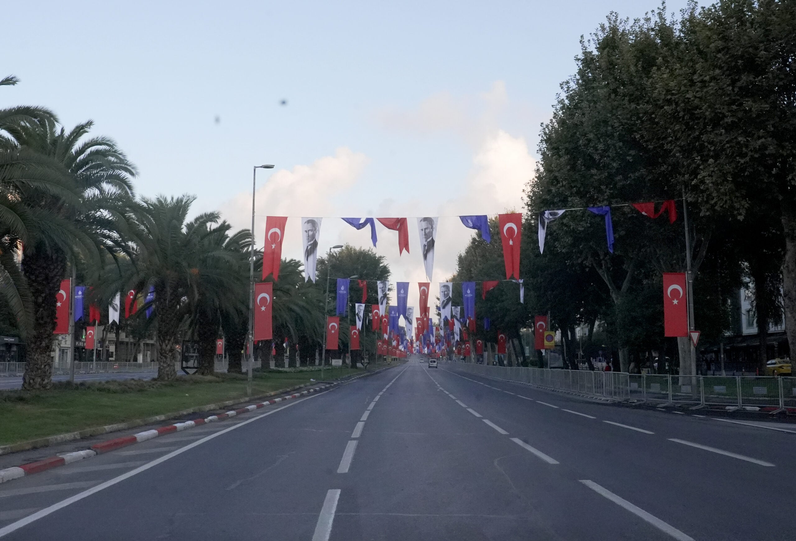 İstanbul'da bazı yollar trafiğe kapatıldı - Diken