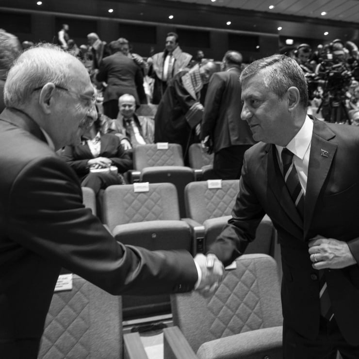 Özel'den Kılıçdaroğlu'yla tokalaşma eleştirilerine yanıt - Diken